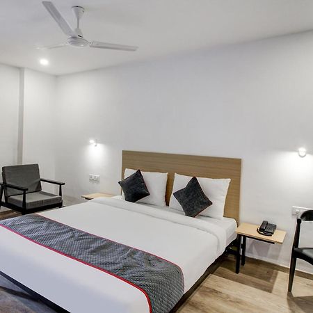 Hotel Super Townhouse Rcc Majestic 397 Lb Nagar Hyderabad Exterior foto