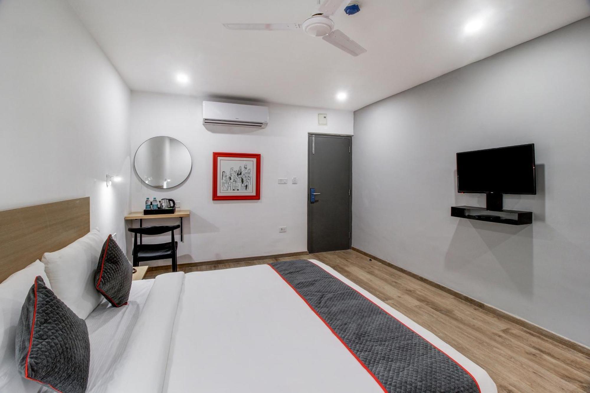 Hotel Super Townhouse Rcc Majestic 397 Lb Nagar Hyderabad Exterior foto