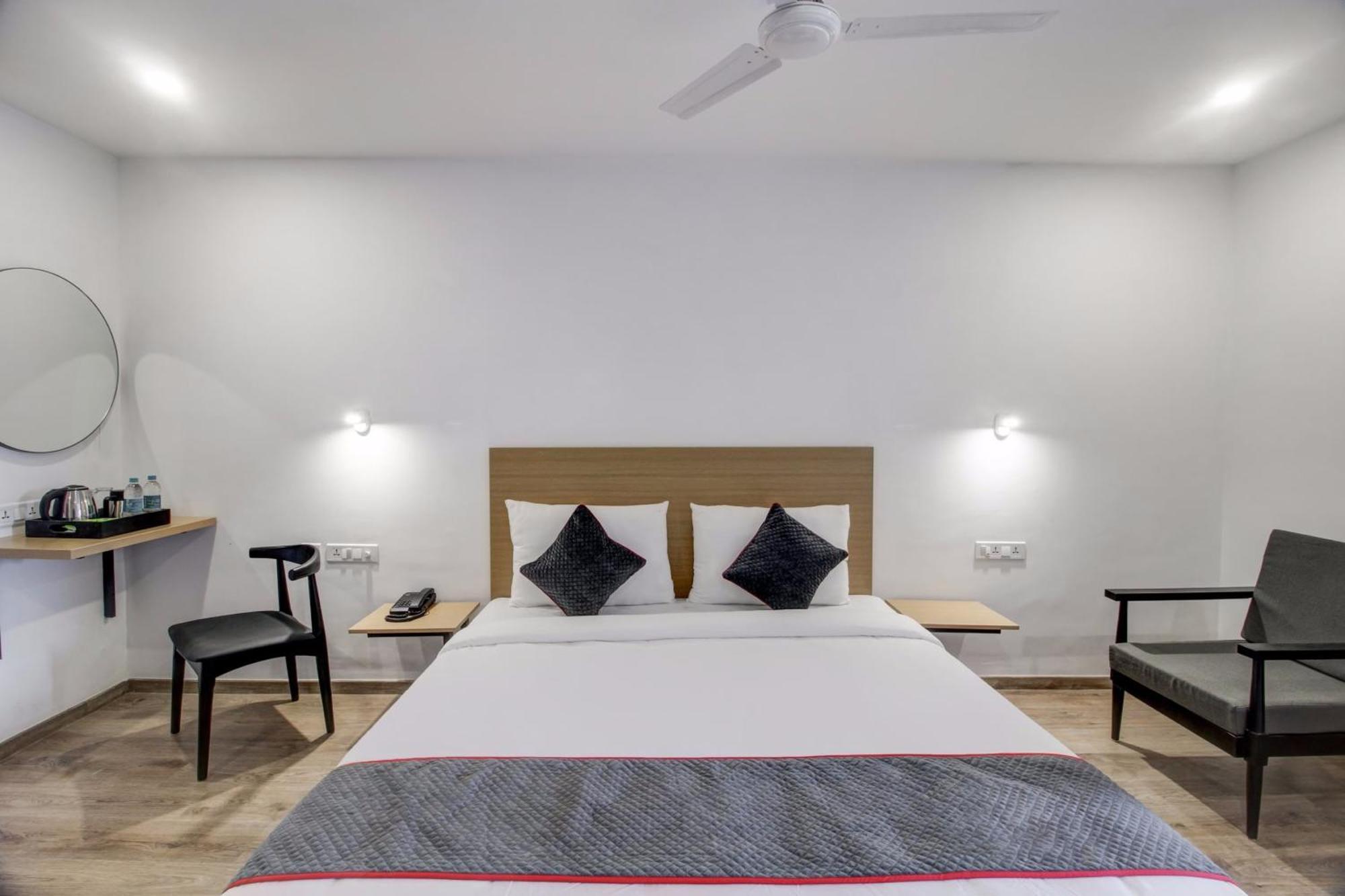 Hotel Super Townhouse Rcc Majestic 397 Lb Nagar Hyderabad Exterior foto