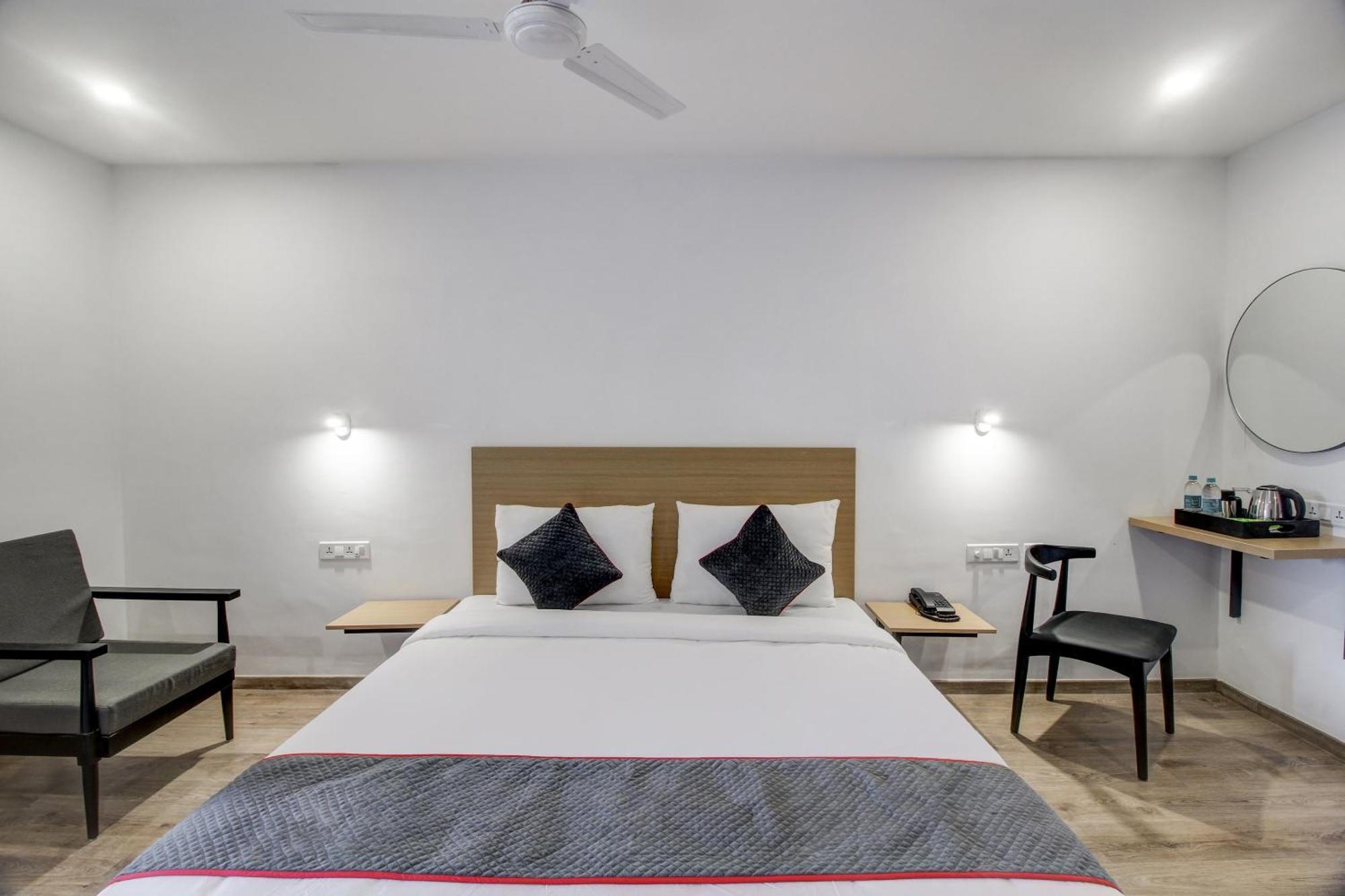 Hotel Super Townhouse Rcc Majestic 397 Lb Nagar Hyderabad Exterior foto