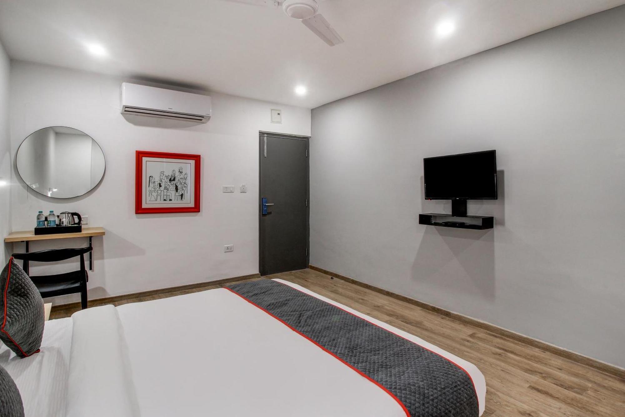 Hotel Super Townhouse Rcc Majestic 397 Lb Nagar Hyderabad Exterior foto