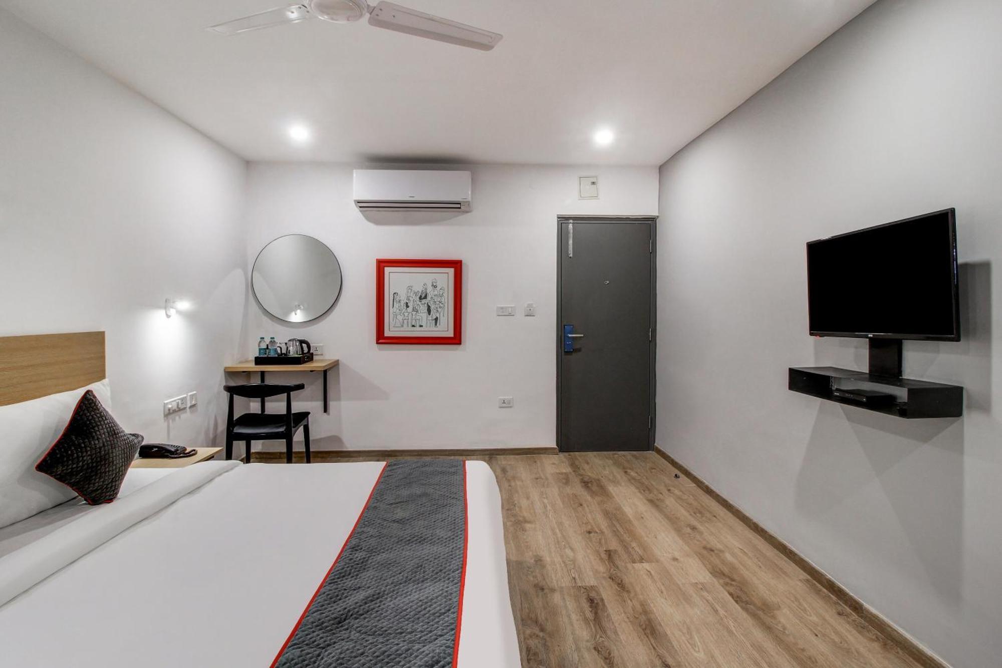 Hotel Super Townhouse Rcc Majestic 397 Lb Nagar Hyderabad Exterior foto