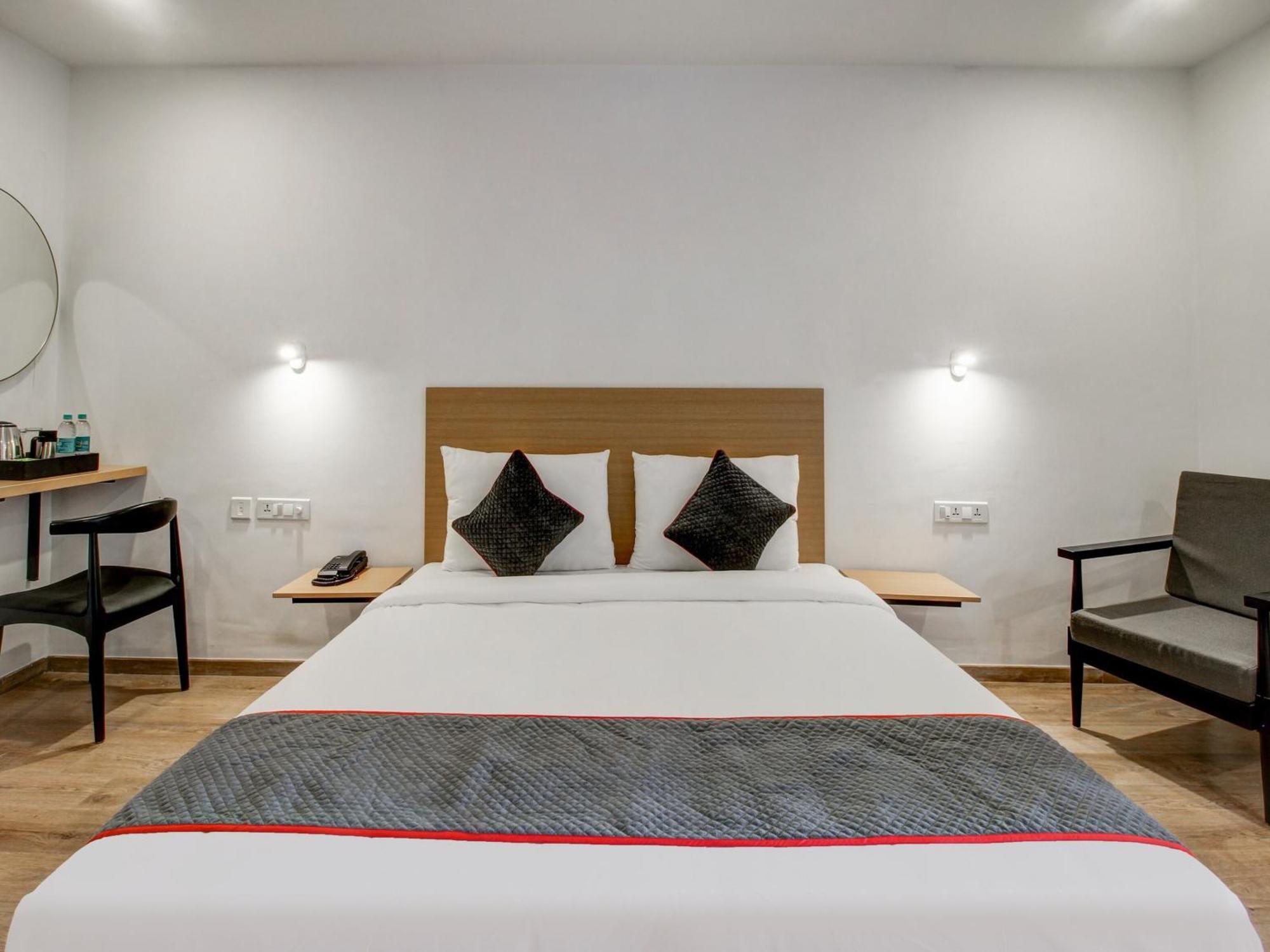 Hotel Super Townhouse Rcc Majestic 397 Lb Nagar Hyderabad Exterior foto