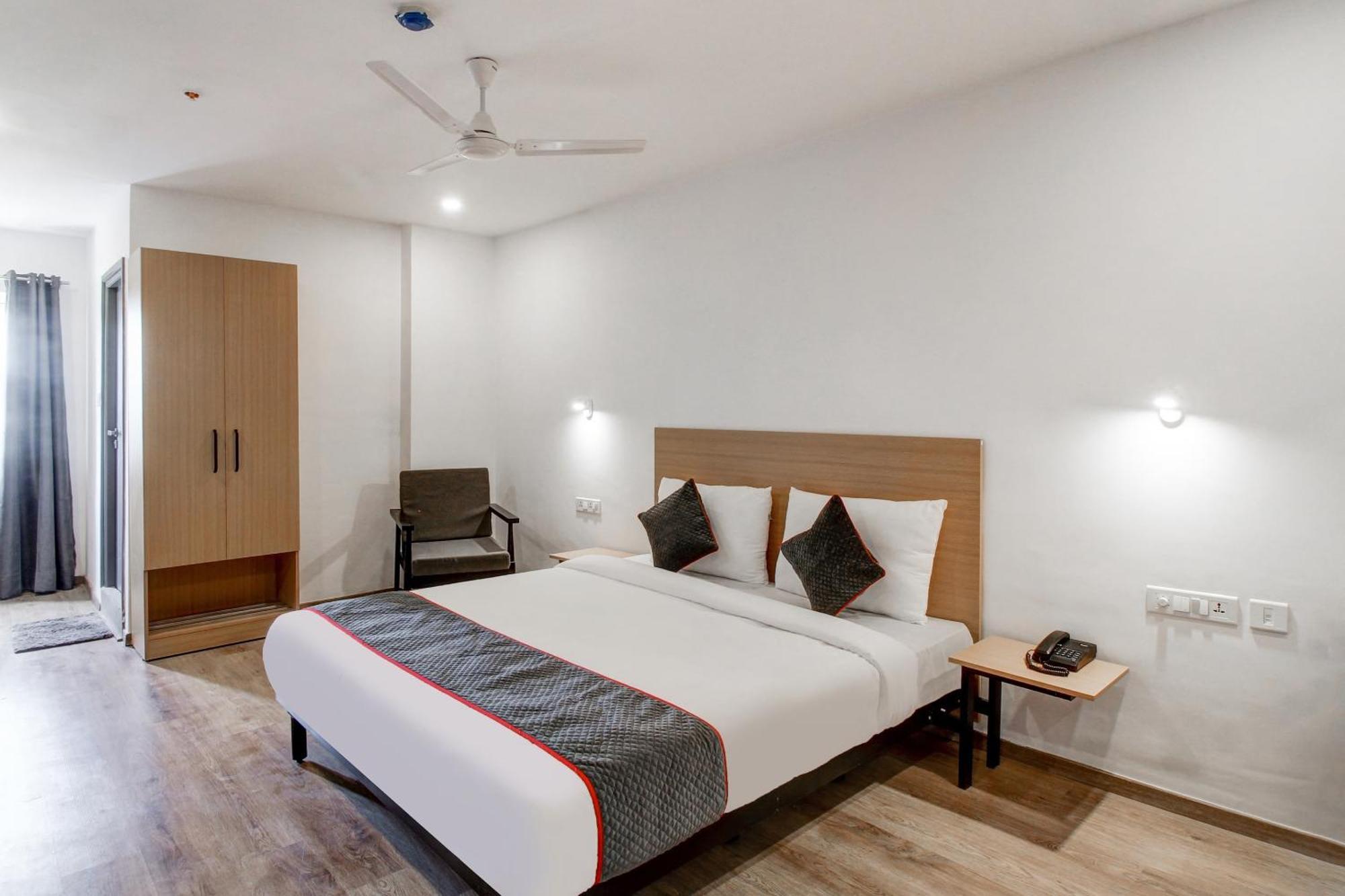 Hotel Super Townhouse Rcc Majestic 397 Lb Nagar Hyderabad Exterior foto