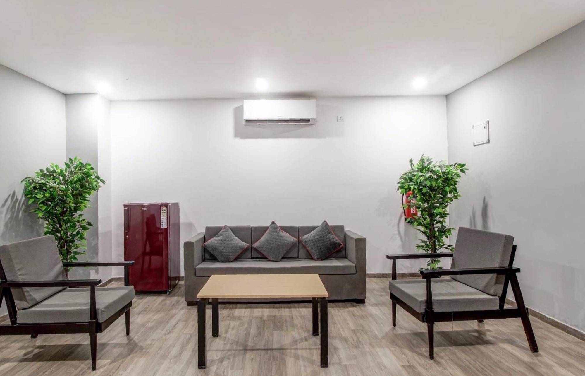 Hotel Super Townhouse Rcc Majestic 397 Lb Nagar Hyderabad Exterior foto